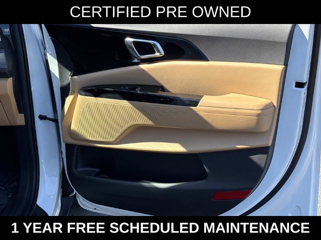 Used 2024 Kia Carnival EX FWD image 8