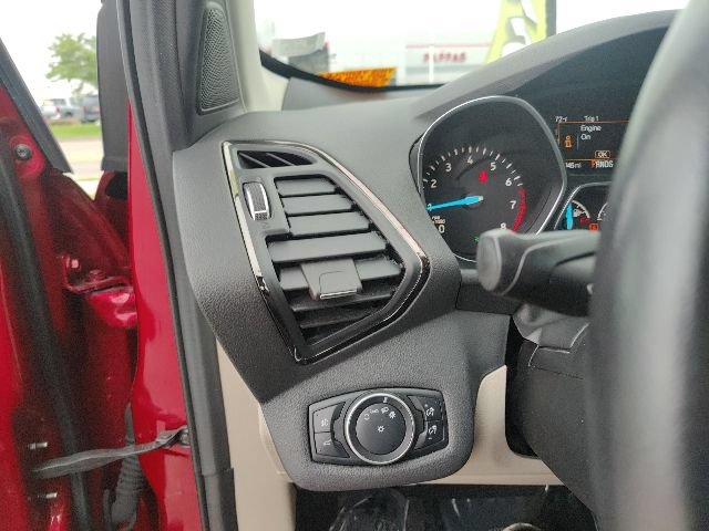 Used 2017 Ford Escape Titanium FWD image 29