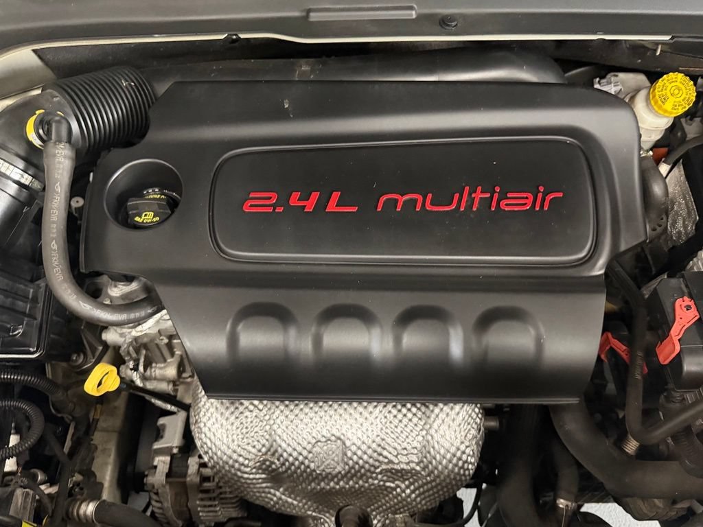Used 2015 Jeep Renegade Latitude w/ Popular Equipment Group AWD/4WD image 9