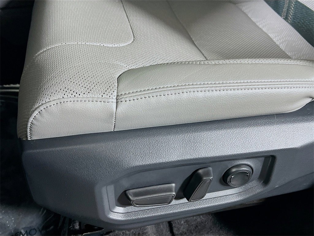 Used 2024 Toyota Tundra Limited image 18