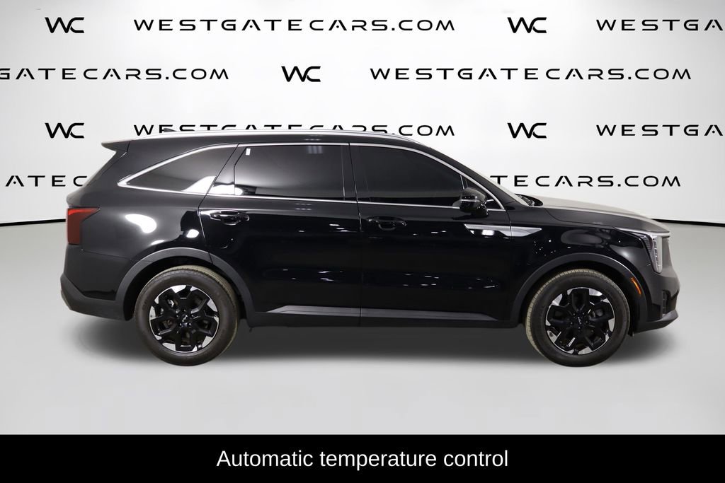Used 2025 Kia Sorento S w/ Panoramic Sunroof Package image 5