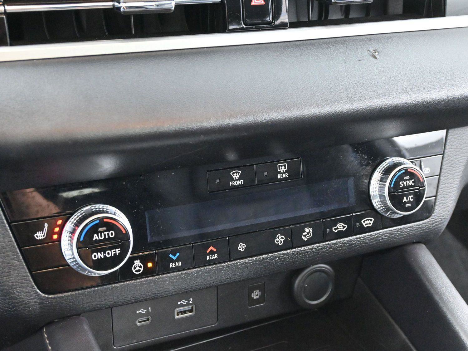 Used 2023 Mitsubishi Outlander SEL image 25