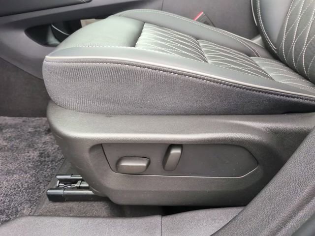 Used 2023 Buick Envision Avenir image 18