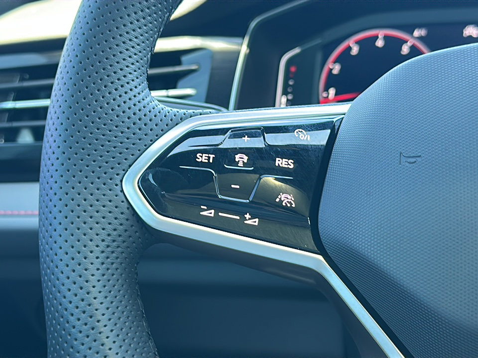 Used 2025 Volkswagen Jetta GLI Autobahn image 27