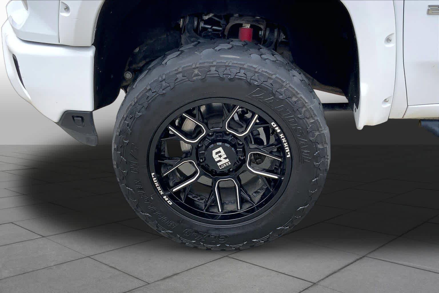 Used 2024 Chevrolet Silverado 2500 LT AWD/4WD image 10