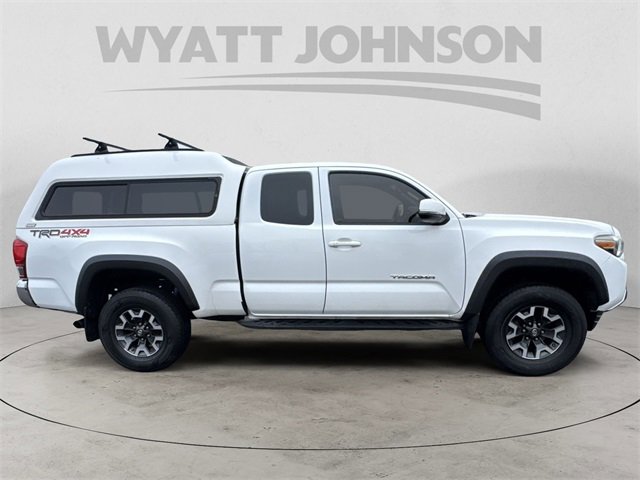 Used 2016 Toyota Tacoma TRD Off-Road image 6