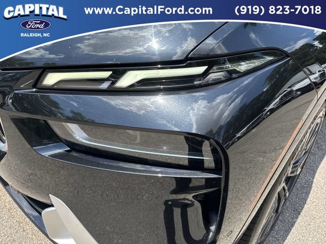 Used 2023 BMW X7 xDrive40i w/ Premium Package AWD/4WD image 11