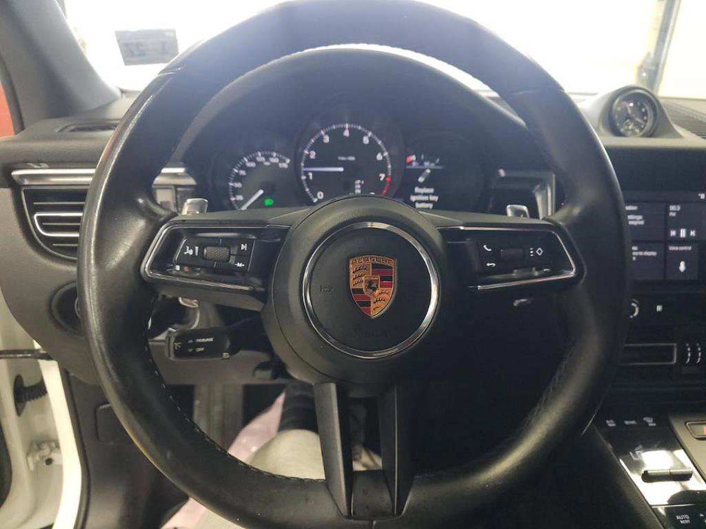 Used 2022 Porsche Macan Base image 8
