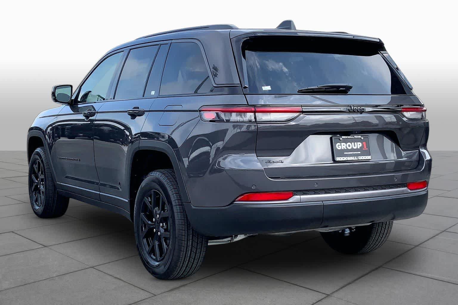 New 2026 Jeep Grand Cherokee Altitude AWD/4WD image 9