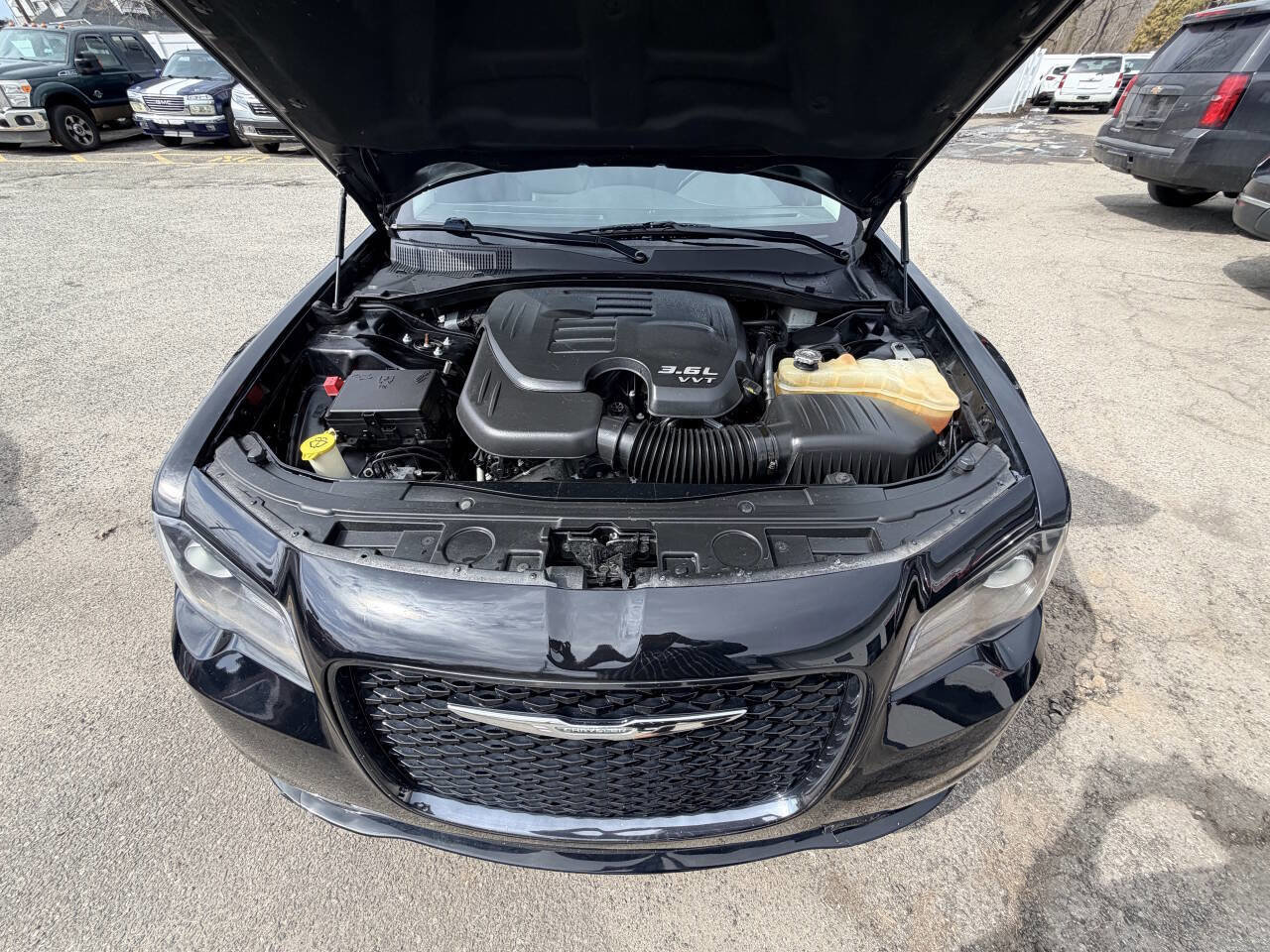 Used 2019 Chrysler 300 Touring w/ Sport Appearance Package image 21
