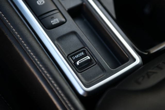 Used 2023 Nissan Pathfinder SL w/ SL Premium Package image 16