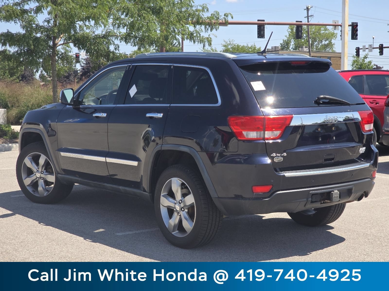 Used 2011 Jeep Grand Cherokee Overland w/ Mopar Chrome Edition Group AWD/4WD image 13
