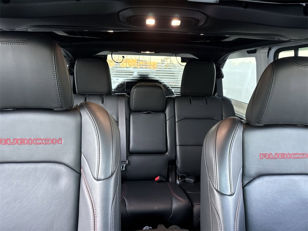 Used 2024 Jeep Wrangler Unlimited Rubicon image 28