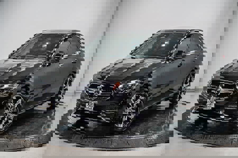 Used 2025 Mercedes-Benz C 300 Sedan image 1