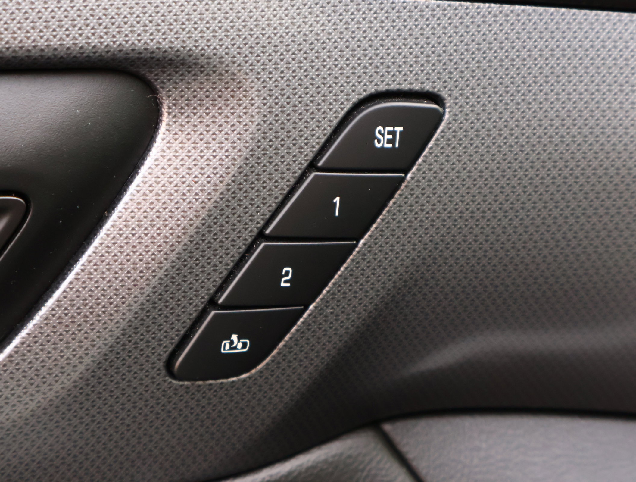 Used 2020 Chevrolet Traverse Premier w/ Redline Edition image 9