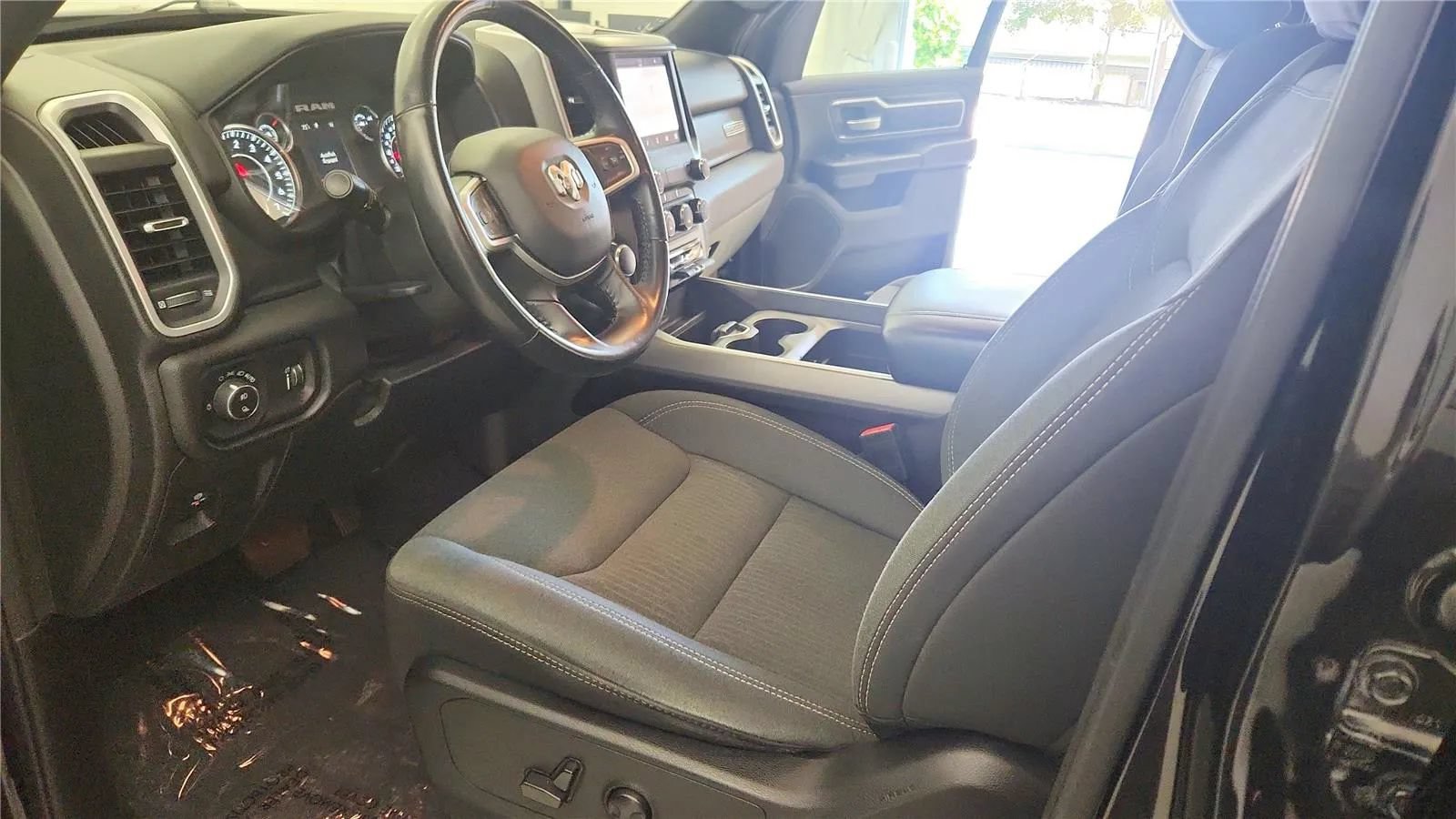 Used 2023 RAM 1500 Big Horn AWD/4WD image 23