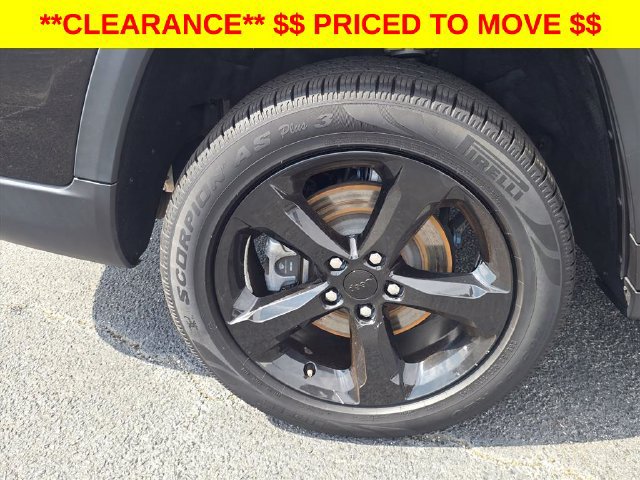 Used 2023 Jeep Grand Cherokee L Limited w/ Black Appearance Package AWD/4WD image 34