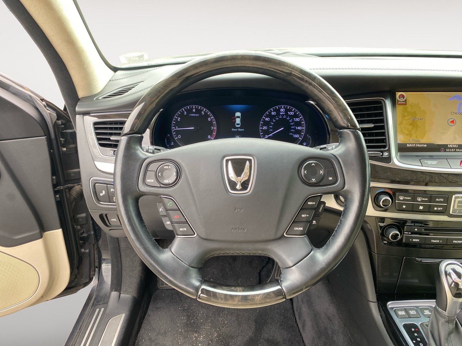 Used 2016 Hyundai Equus Signature RWD image 10