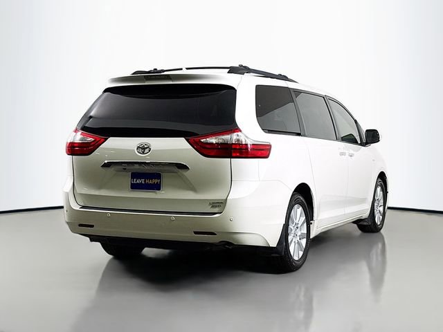 Used 2017 Toyota Sienna XLE image 7