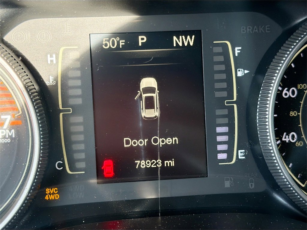 Used 2017 Jeep Cherokee Sport image 12