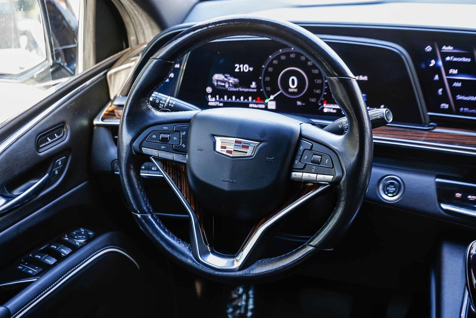 Used 2022 Cadillac Escalade ESV Luxury image 13