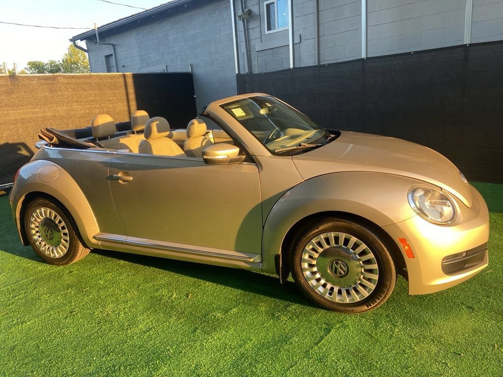 Used 2013 Volkswagen Beetle 2.5 FWD image 24