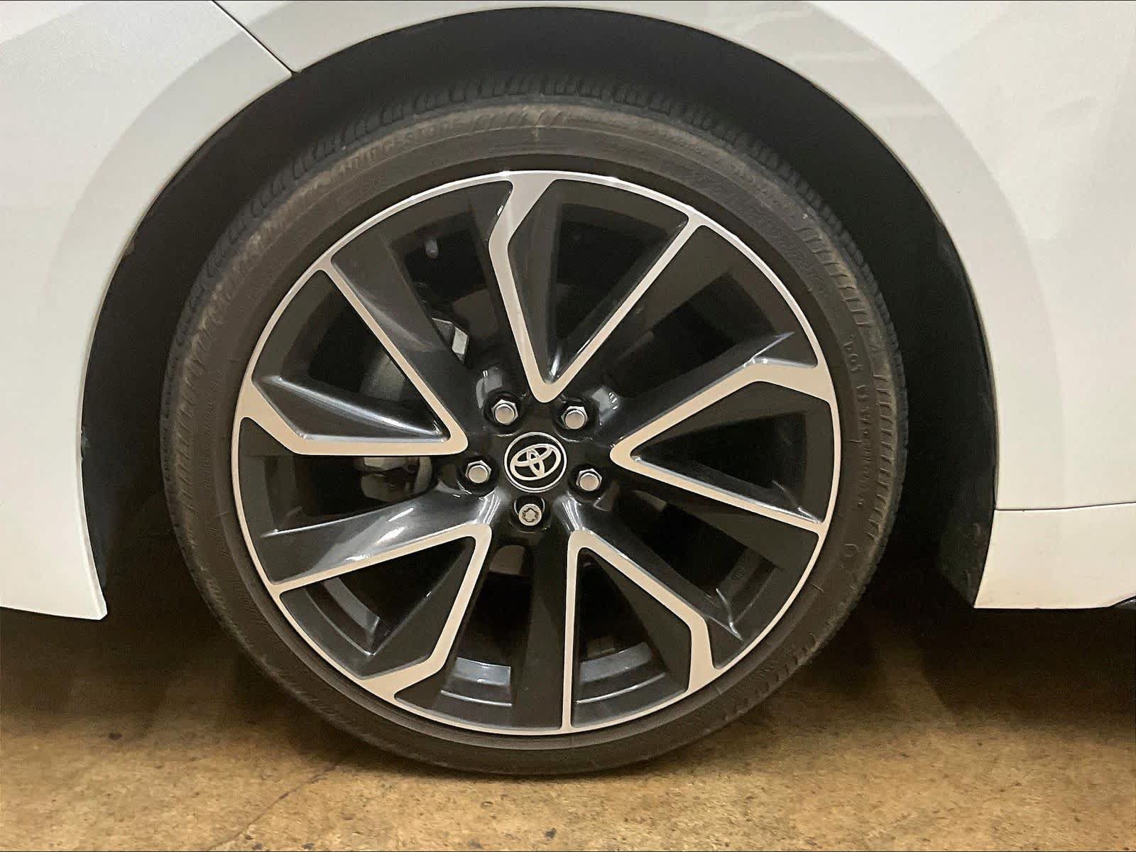 Used 2020 Toyota Corolla SE w/ SE Premium Package FWD image 12