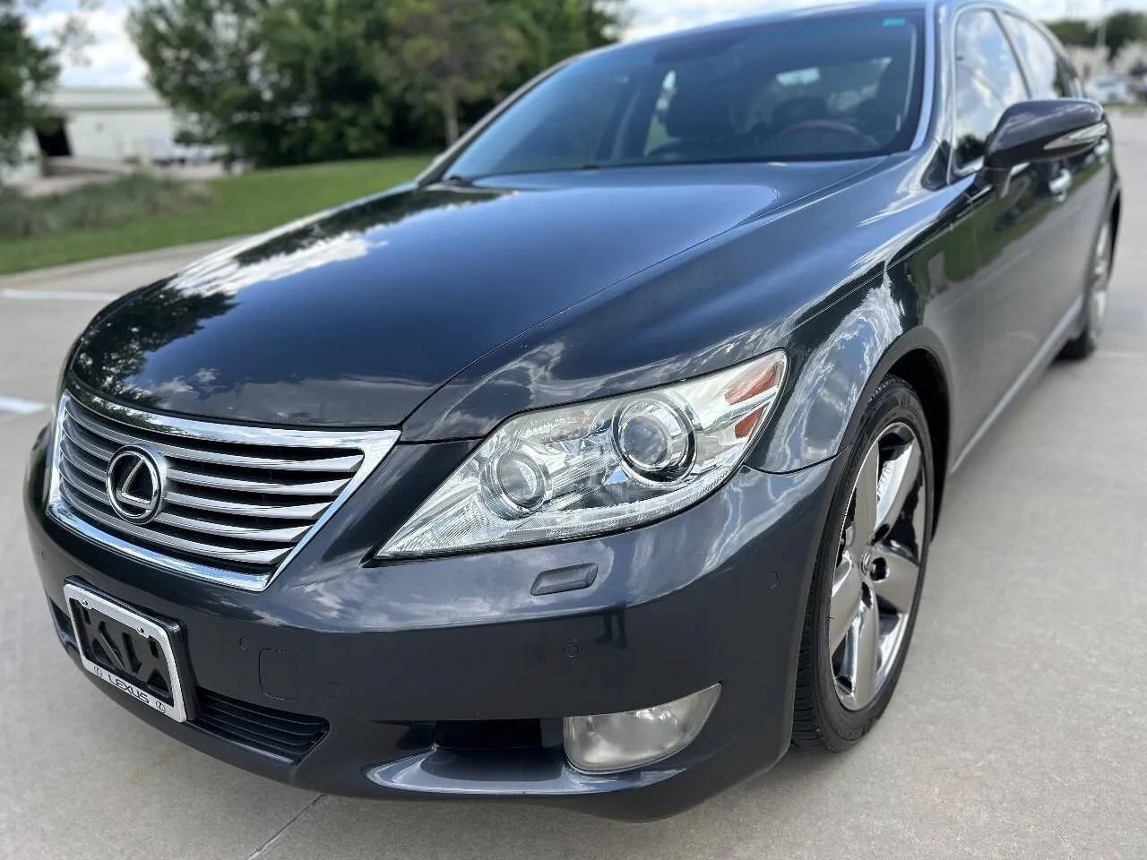 Used 2011 Lexus LS 460 w/ Luxury Value Edition RWD image 2
