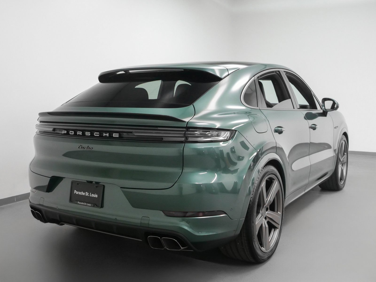 Used 2025 Porsche Cayenne Turbo AWD/4WD image 12