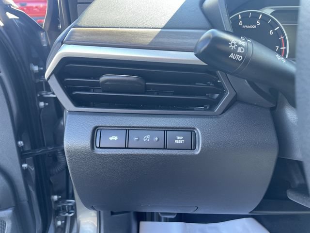 Used 2025 Nissan Altima 2.5 SV FWD image 21