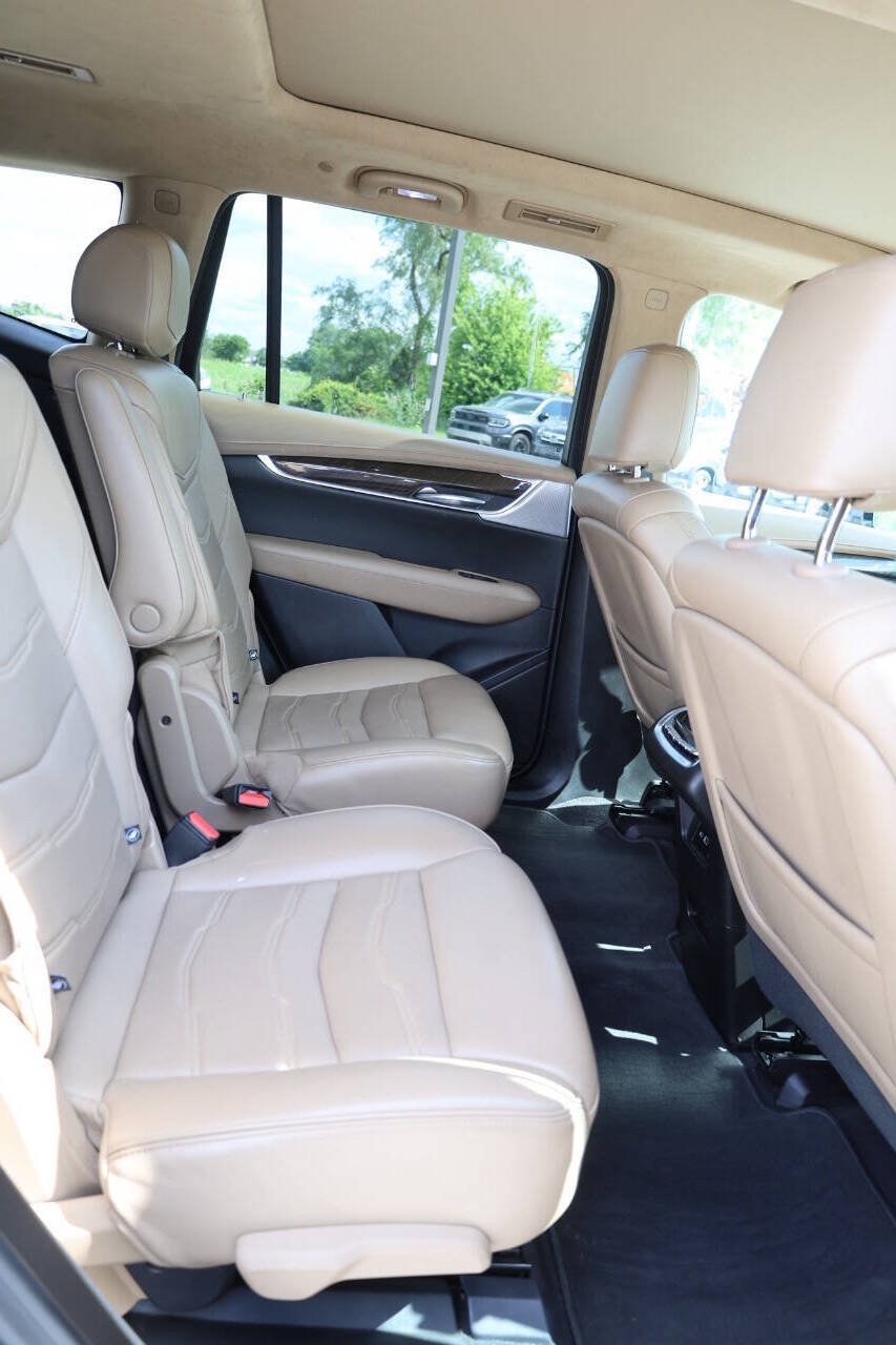 Used 2021 Cadillac XT6 Sport w/ Platinum Package AWD/4WD image 16