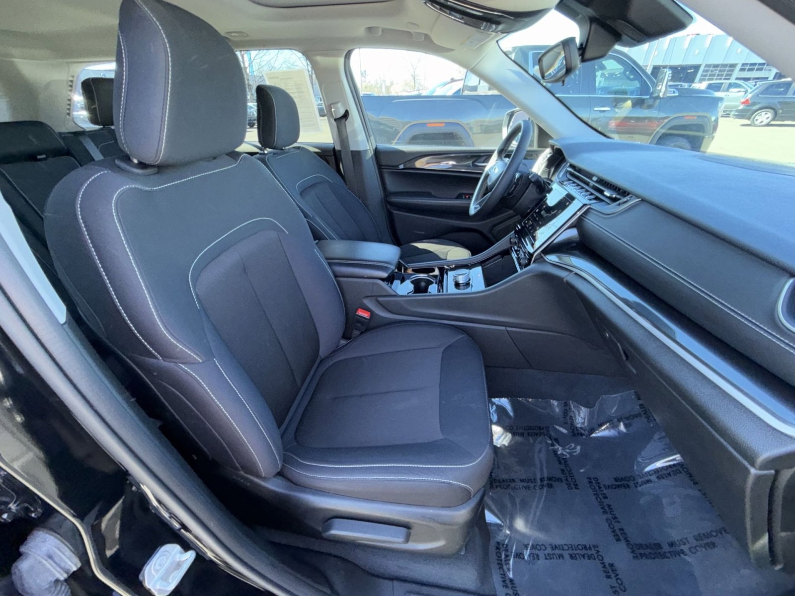 Used 2023 Jeep Grand Cherokee Laredo w/ Luxury Tech Group I image 26