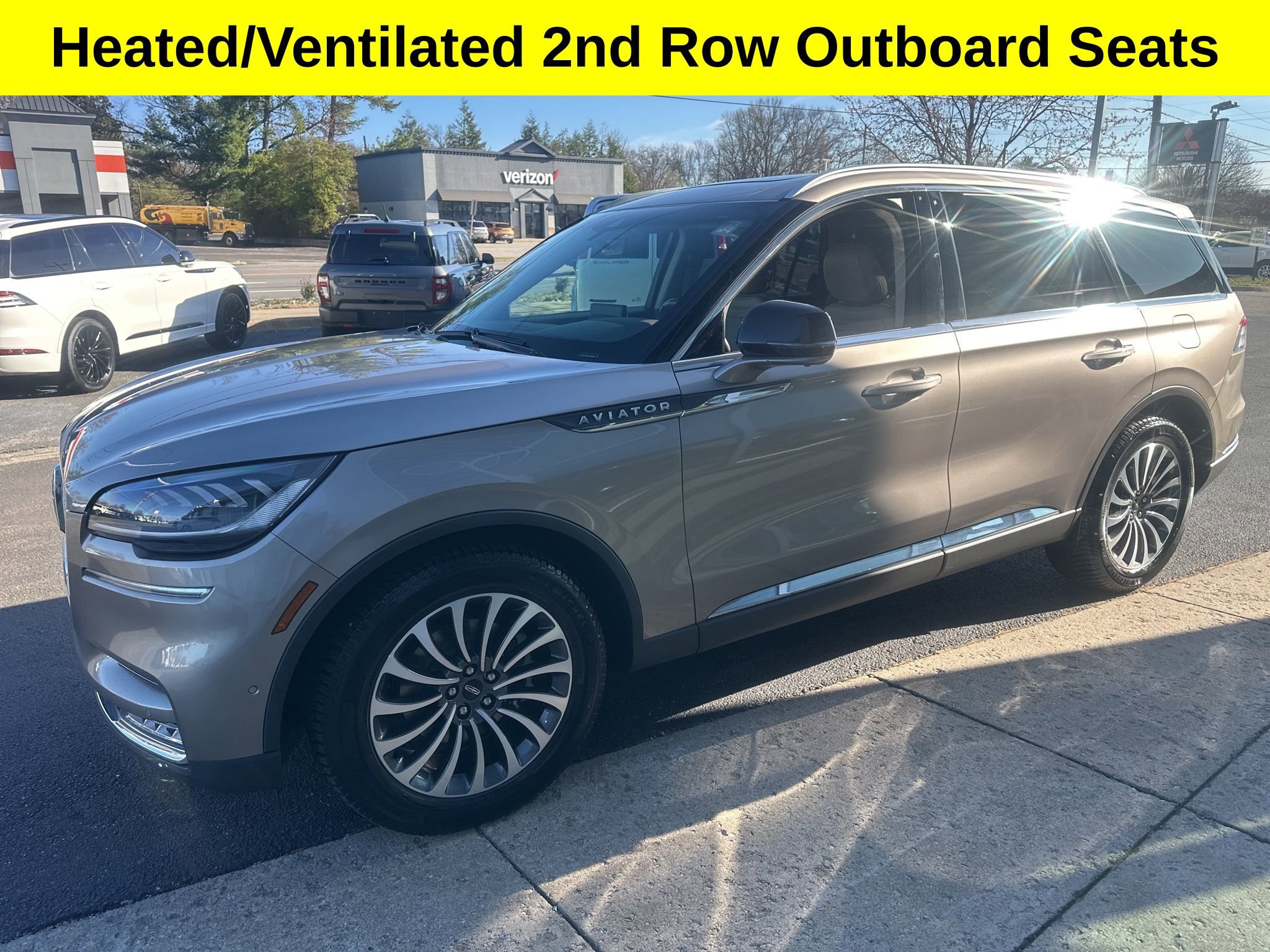 Used 2020 Lincoln Aviator Reserve w/ Equipment Group 201A image 6