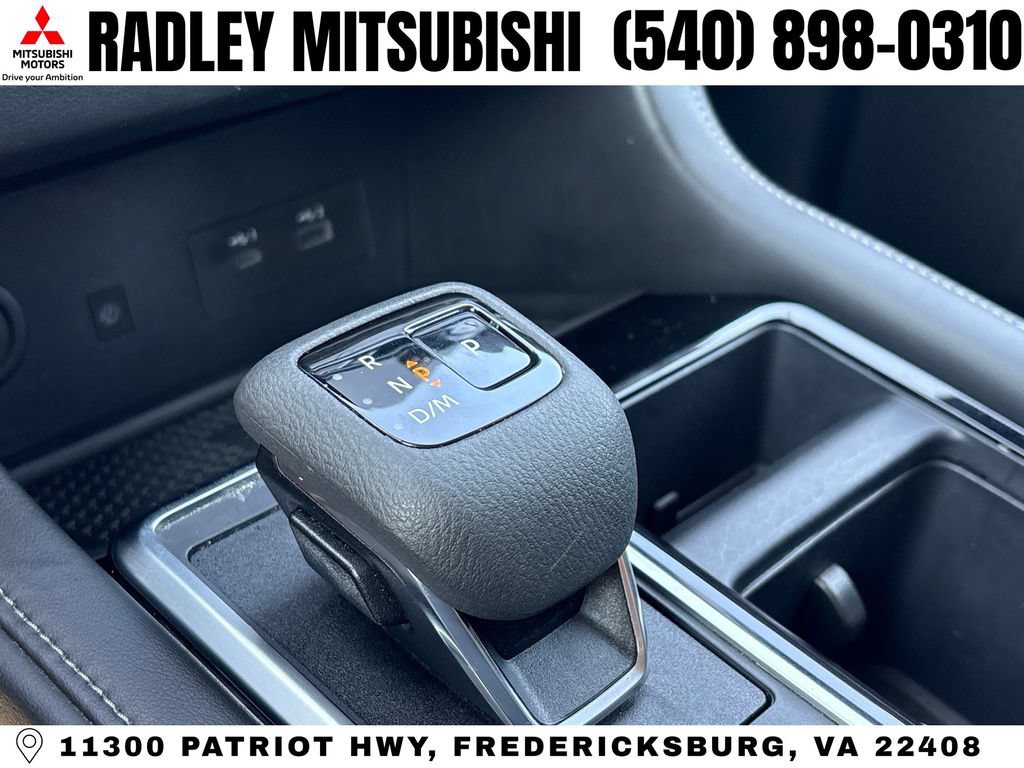 Used 2023 Nissan Pathfinder SL AWD/4WD image 11