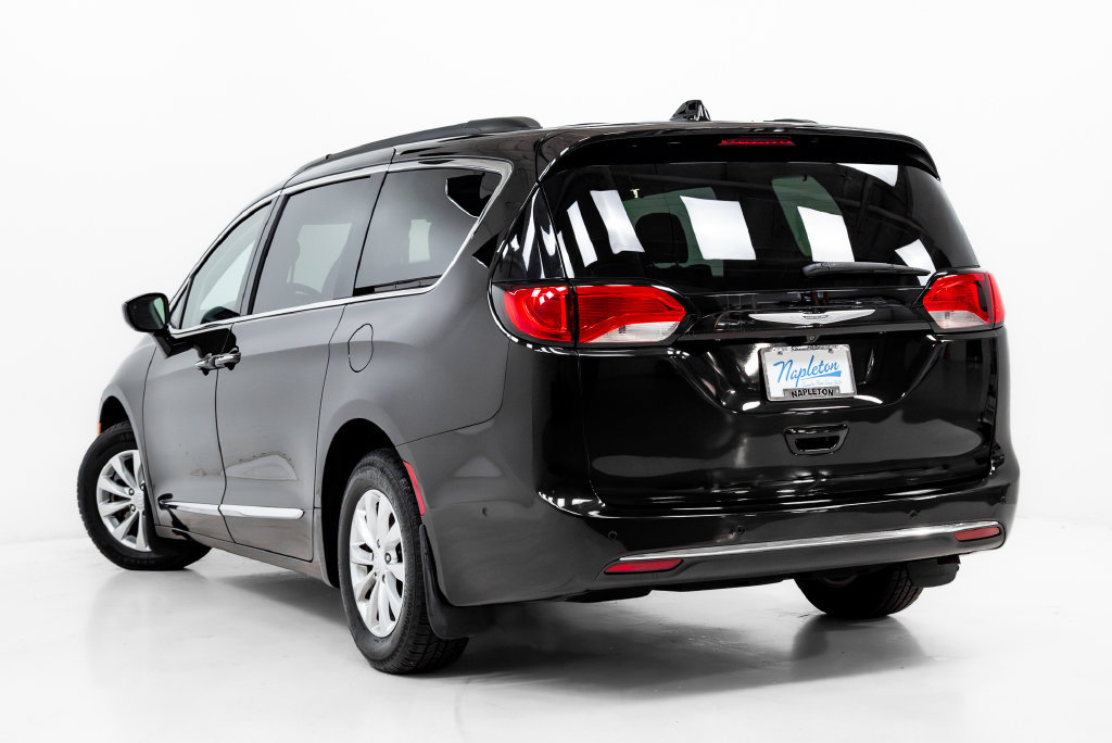 Used 2017 Chrysler Pacifica Touring-L FWD image 27