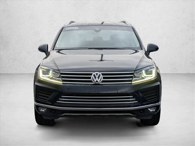 Used 2017 Volkswagen Touareg Sport image 2
