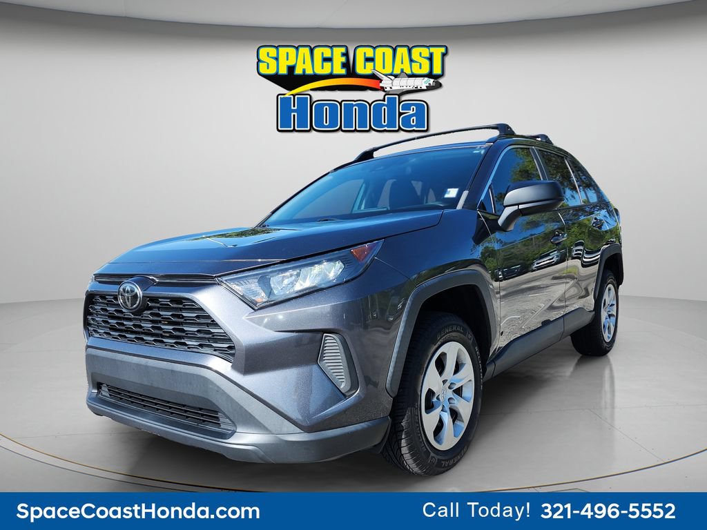 Used 2020 Toyota RAV4 LE FWD image 4
