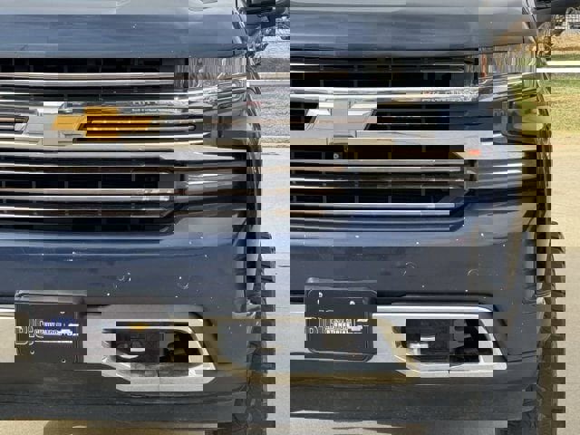 Used 2020 Chevrolet Silverado 1500 High Country w/ Technology Package image 10