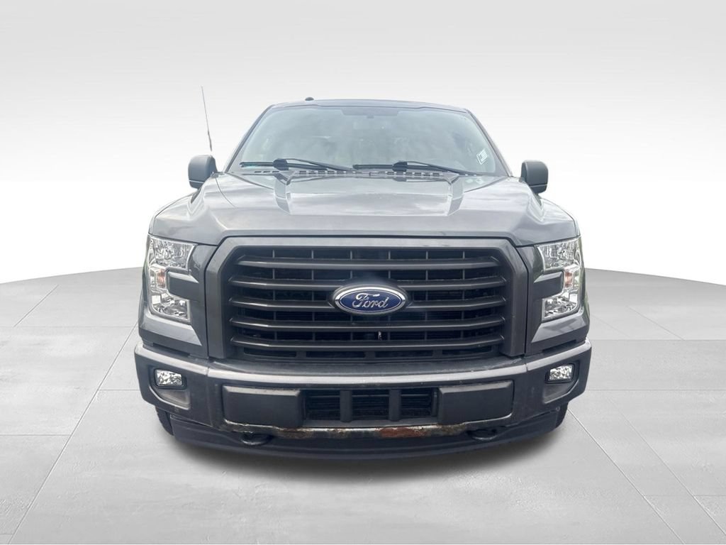 Used 2017 Ford F150 XLT w/ Equipment Group 302A Luxury AWD/4WD image 9