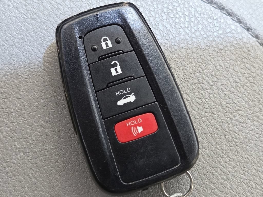 Used 2018 Toyota Camry XLE w/ Driver Assist Package FWD image 36