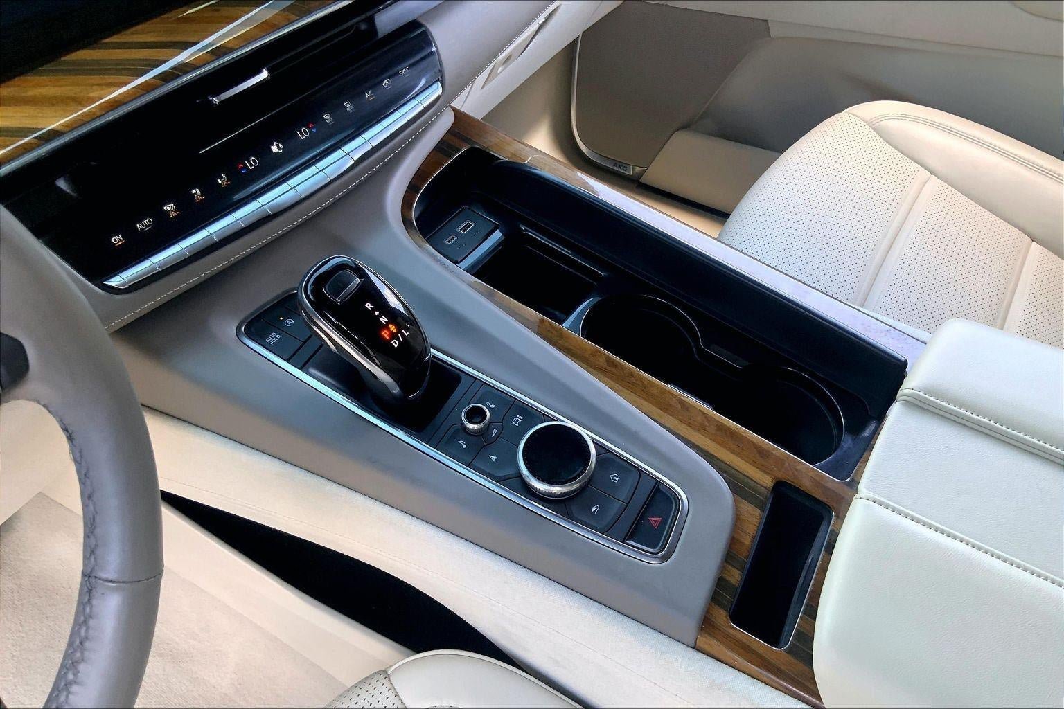 Certified 2024 Cadillac Escalade Sport Platinum w/ LPO, ONYX Package AWD/4WD image 18