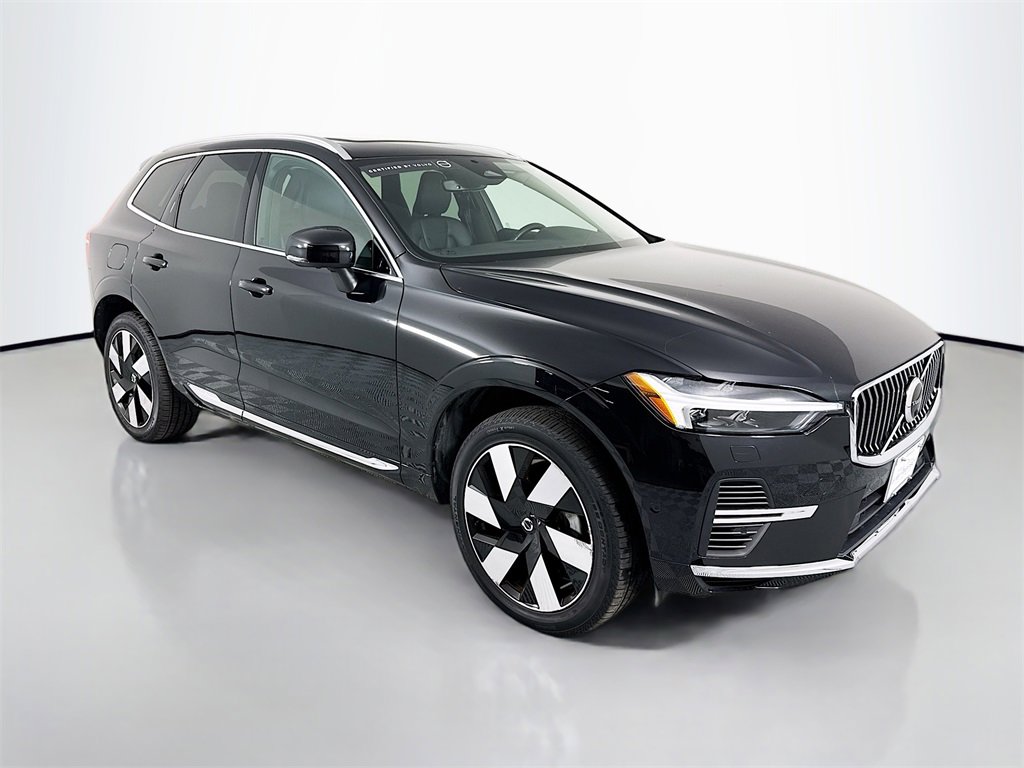Used 2023 Volvo XC60 T8 Plus image 7