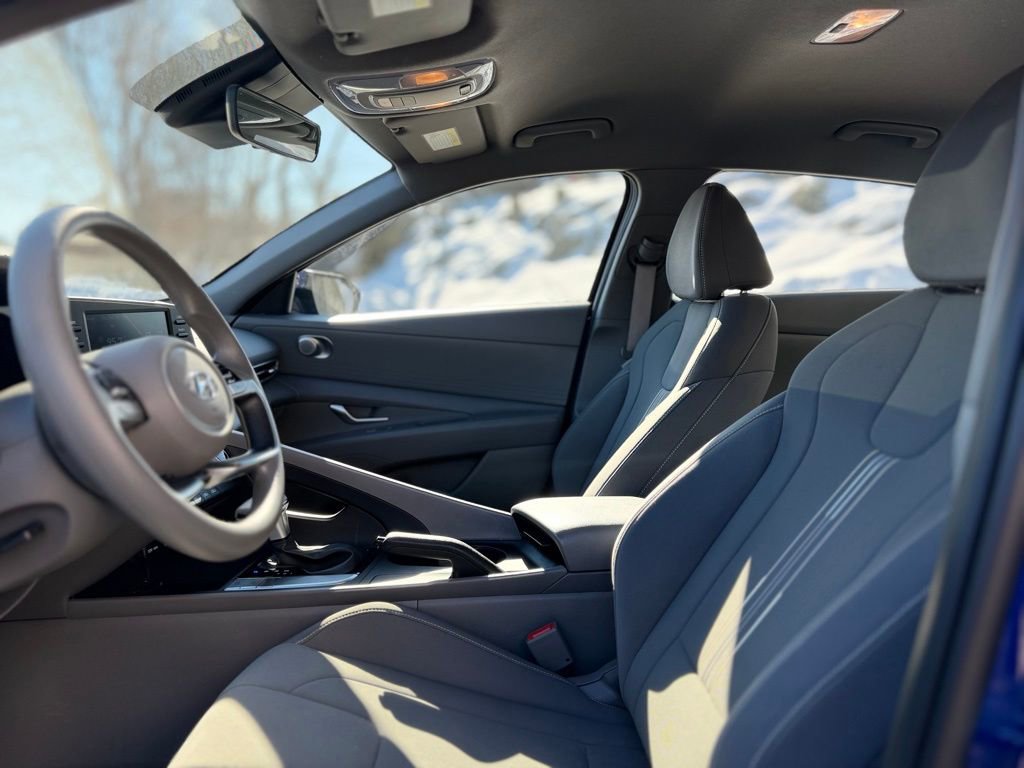 Used 2023 Hyundai Elantra SEL image 14
