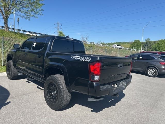 Used 2018 Toyota Tacoma TRD Sport image 18