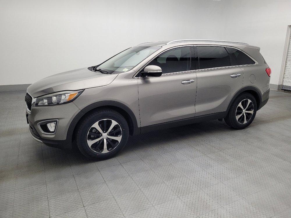 Used 2017 Kia Sorento EX image 2