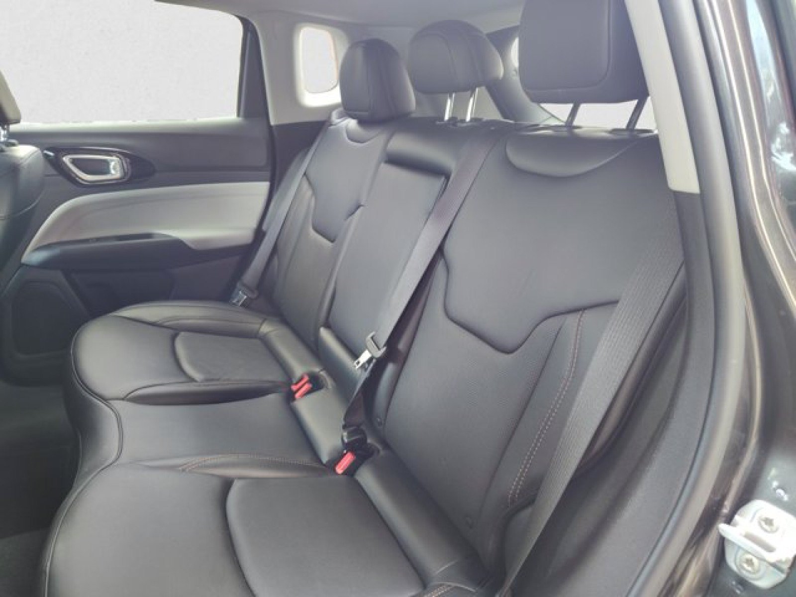 Used 2022 Jeep Compass Limited AWD/4WD image 17