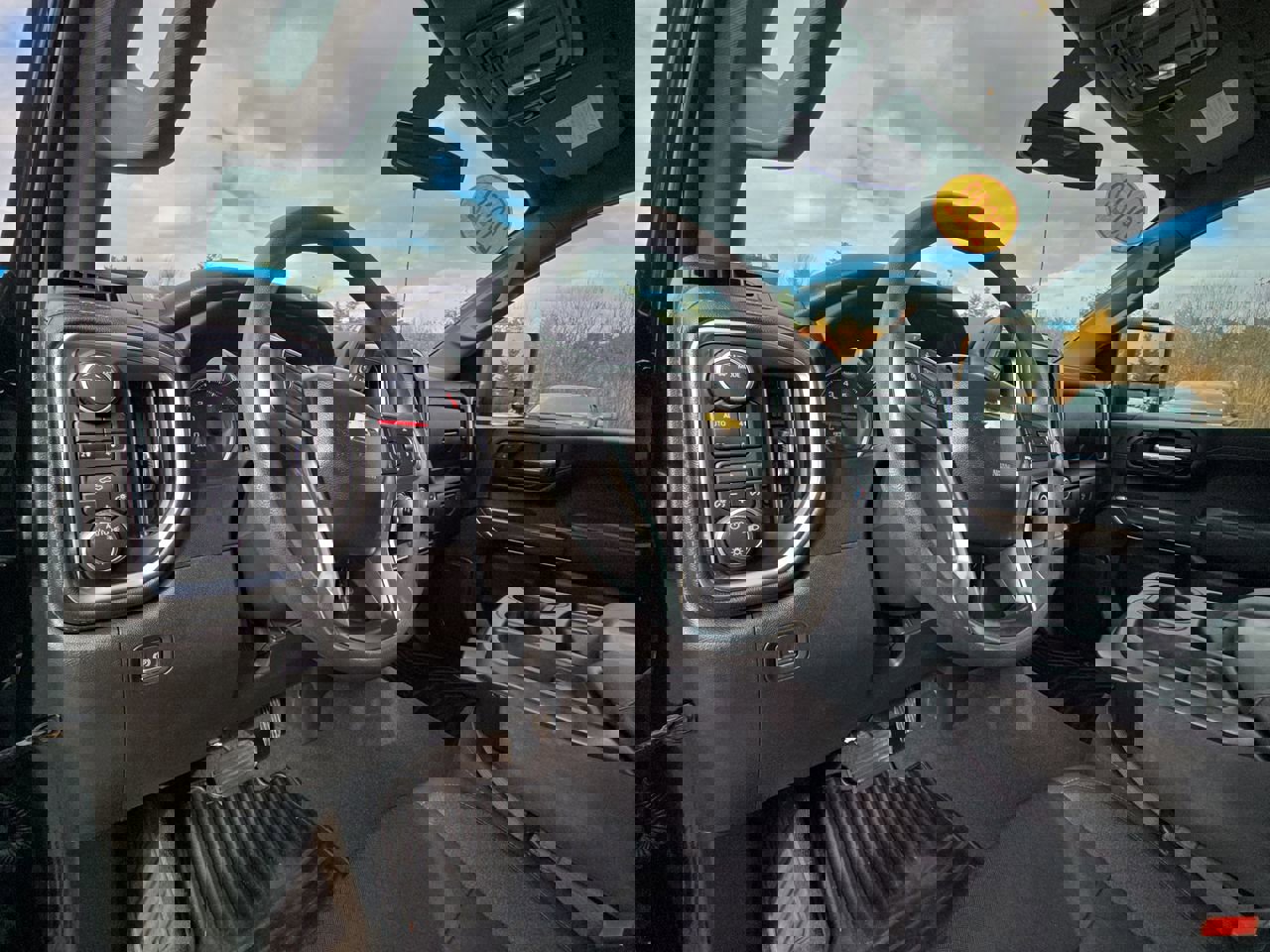 Used 2022 Chevrolet Silverado 2500 LT w/ Snow Plow Prep/Camper Package image 46