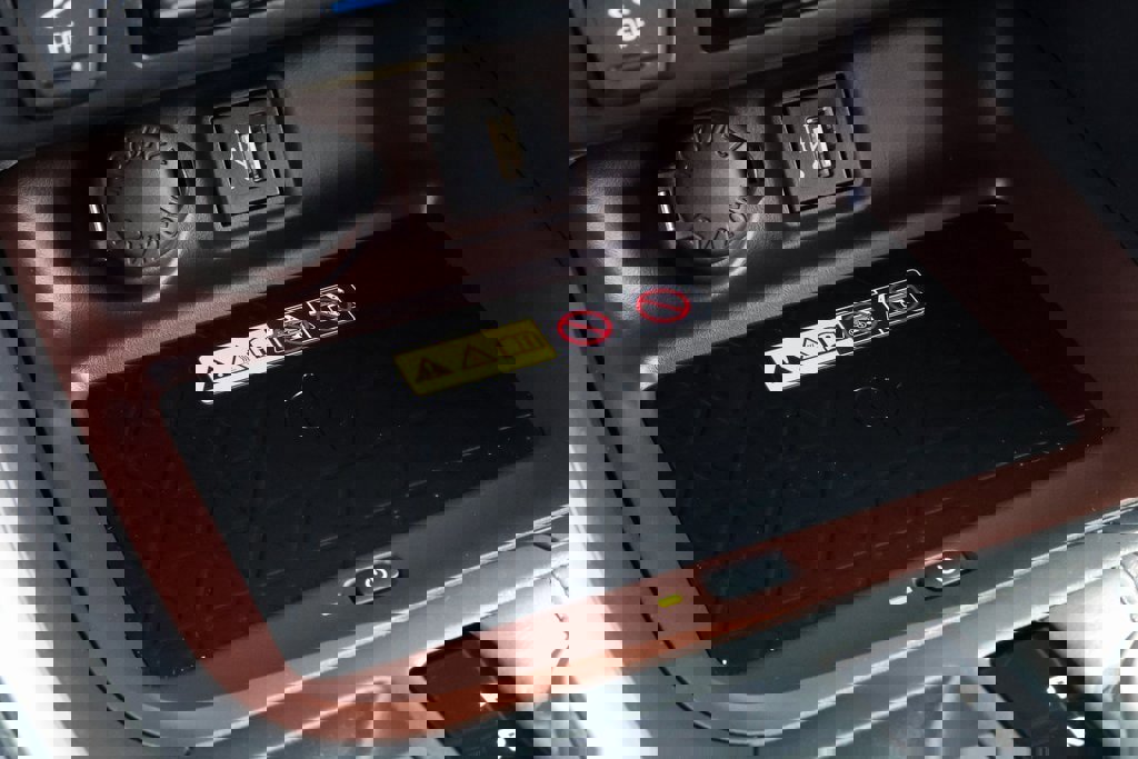 Used 2024 Toyota RAV4 Limited w/ Advanced Technology Package image 29