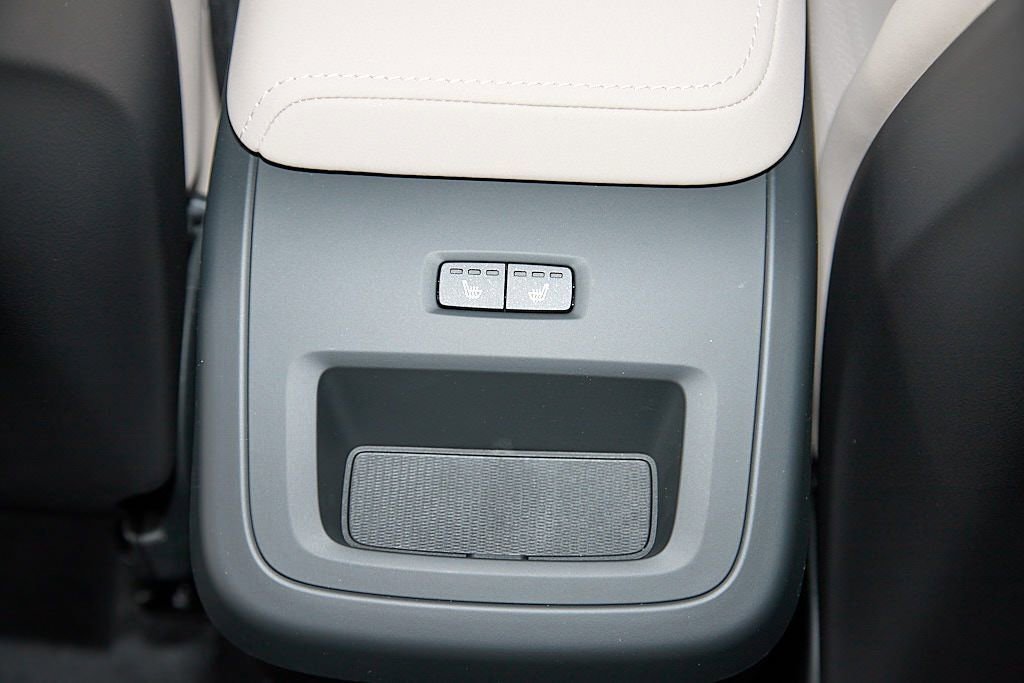 New 2026 Volvo XC60 B5 Plus w/ Protection Package Premier image 22