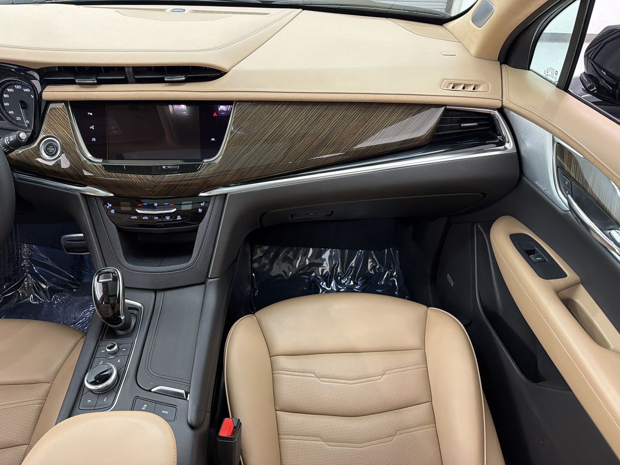 Used 2023 Cadillac XT6 Sport w/ Platinum Package AWD/4WD image 31